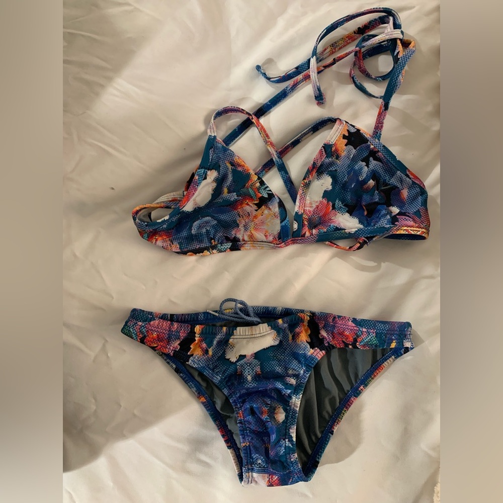 Jolyn Bikini